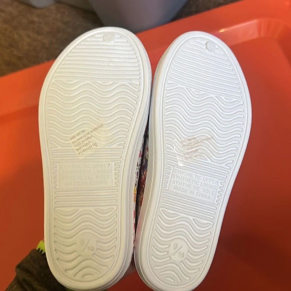 BEBE GIRLS TODDLER PAINT SPLATTER WATER SHOES: WHITE: NWT: SZ 9/10
